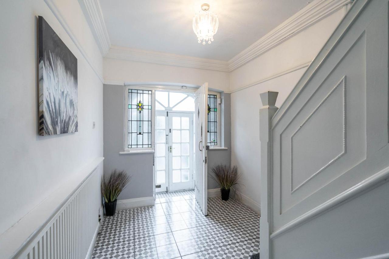 5 Bedroom House - 11 Guests - Garden - Wifi - Smart Tv - Top Rated - Large Driveway 4 Multiple Vehicles - Perfect For Contractors Birmingham Exteriér fotografie
