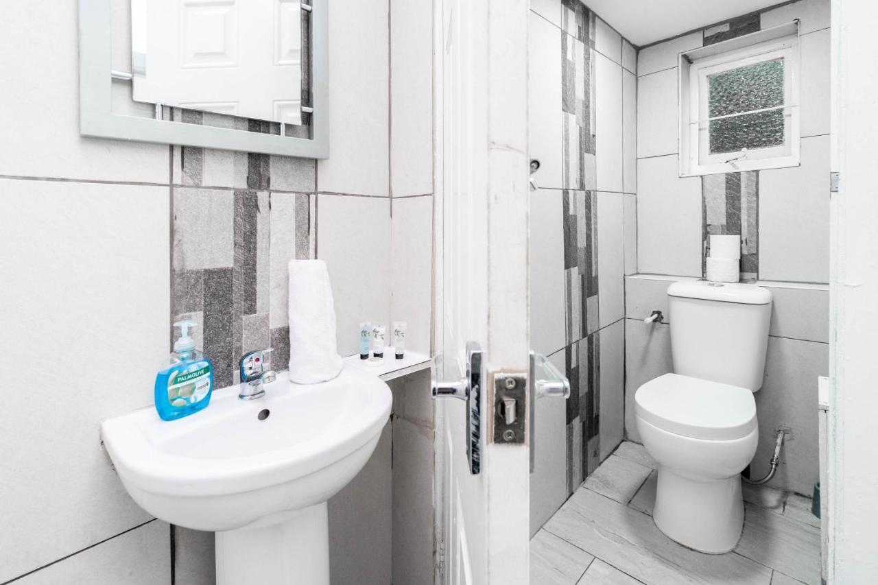 5 Bedroom House - 11 Guests - Garden - Wifi - Smart Tv - Top Rated - Large Driveway 4 Multiple Vehicles - Perfect For Contractors Birmingham Exteriér fotografie