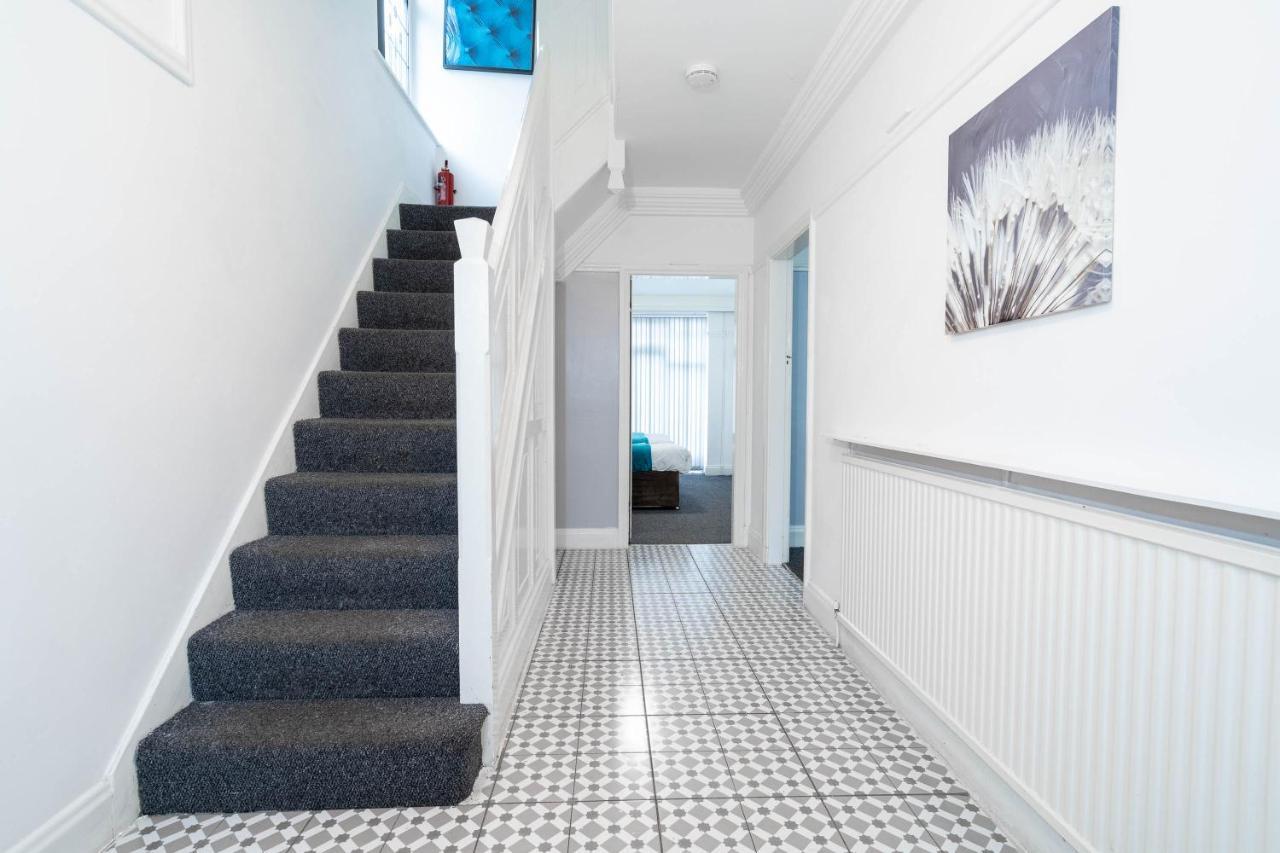 5 Bedroom House - 11 Guests - Garden - Wifi - Smart Tv - Top Rated - Large Driveway 4 Multiple Vehicles - Perfect For Contractors Birmingham Exteriér fotografie